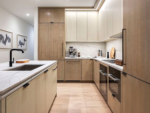 5th image of 249 E 62nd St #2D