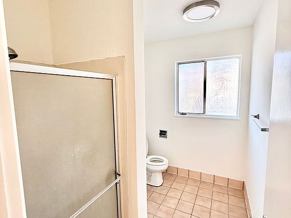 3rd image of 930 Parker Ct #2