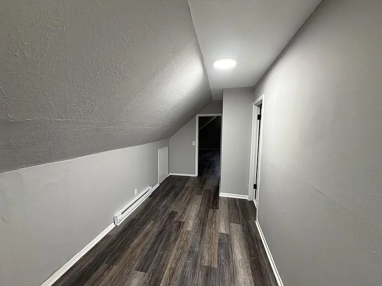 11223 Nelson Ave — Photo 10