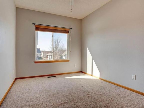 5th image of 240 Lencester Ave
