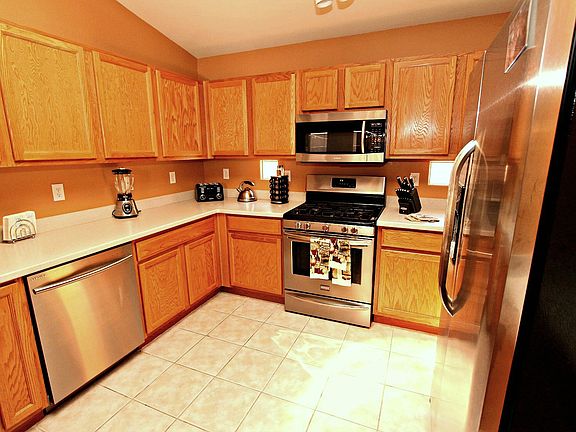 3rd image of 3317 Blue Ash Ln