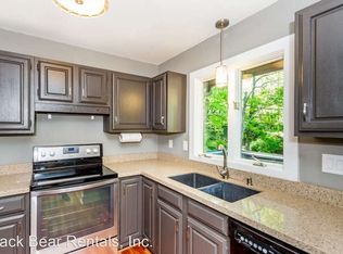 36 Mayflower Dr, Asheville, NC 28804