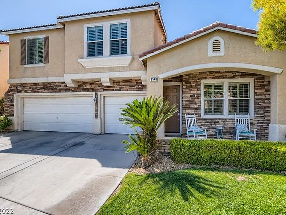 3rd image of 2540 Carmona Cir