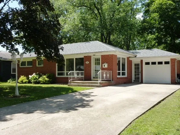 503 S Wilson St, Clinton, IL 61727
