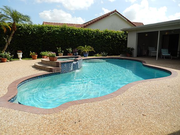 3rd image of 1124 NW 114th Ave
