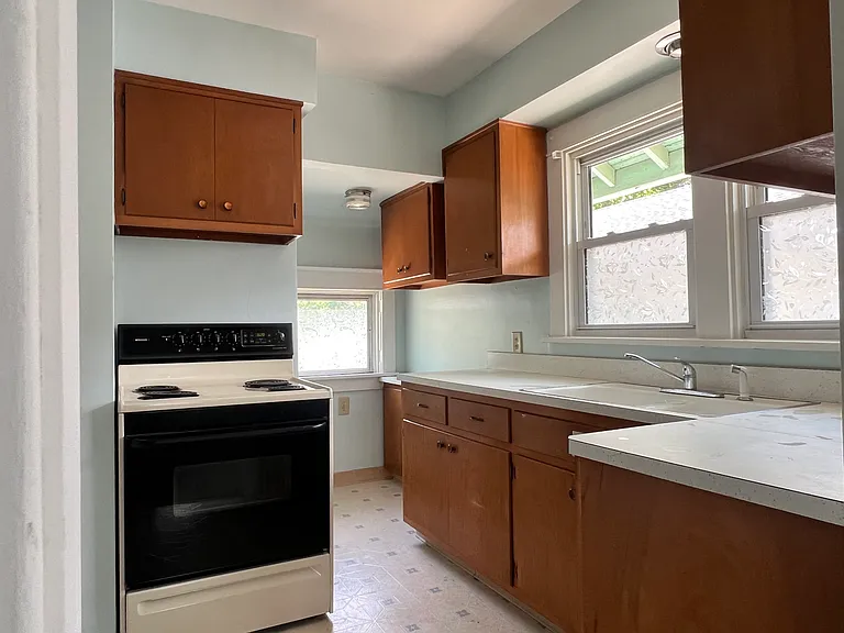 150 S Fostoria Ave — Photo 5
