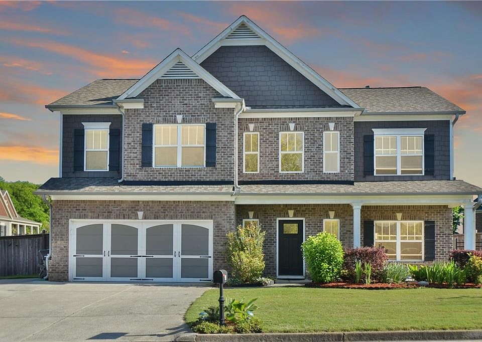 1st image of 28 Stately Oaks Dr SE