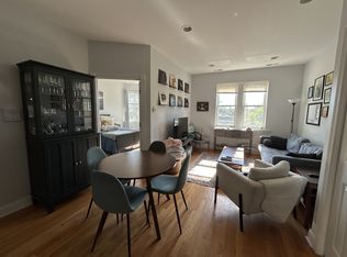 2102 N Albany Ave APT 3, Chicago, IL 60647