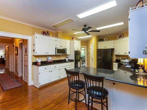 2nd image of 1669 Capstone Dr