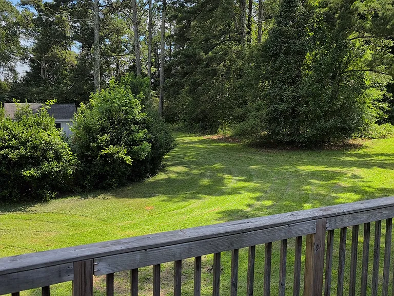 135 Marilyn Dr E — Photo 26