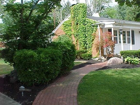 2nd image of 5387 Maplecliff Ct