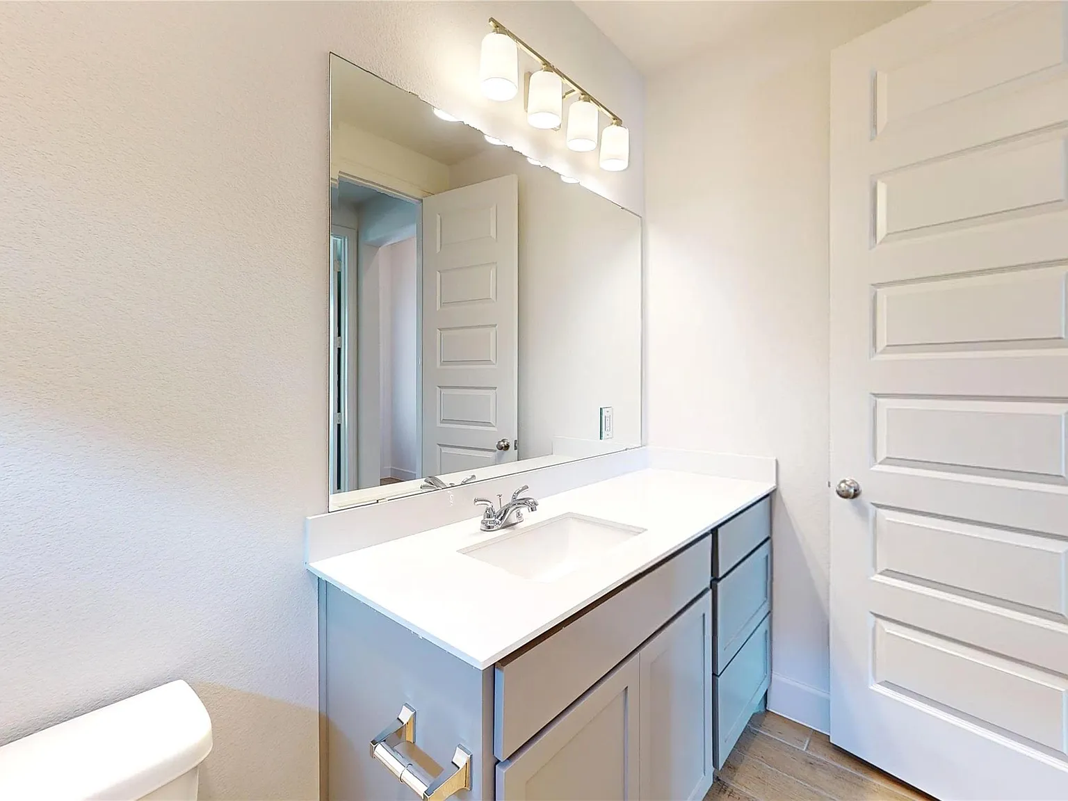 4 bed, 3.0 bath, 2188 sqft, $2,950 — Photo 4