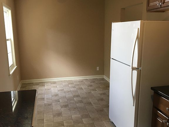 4th image of 213 Brookwood Ave