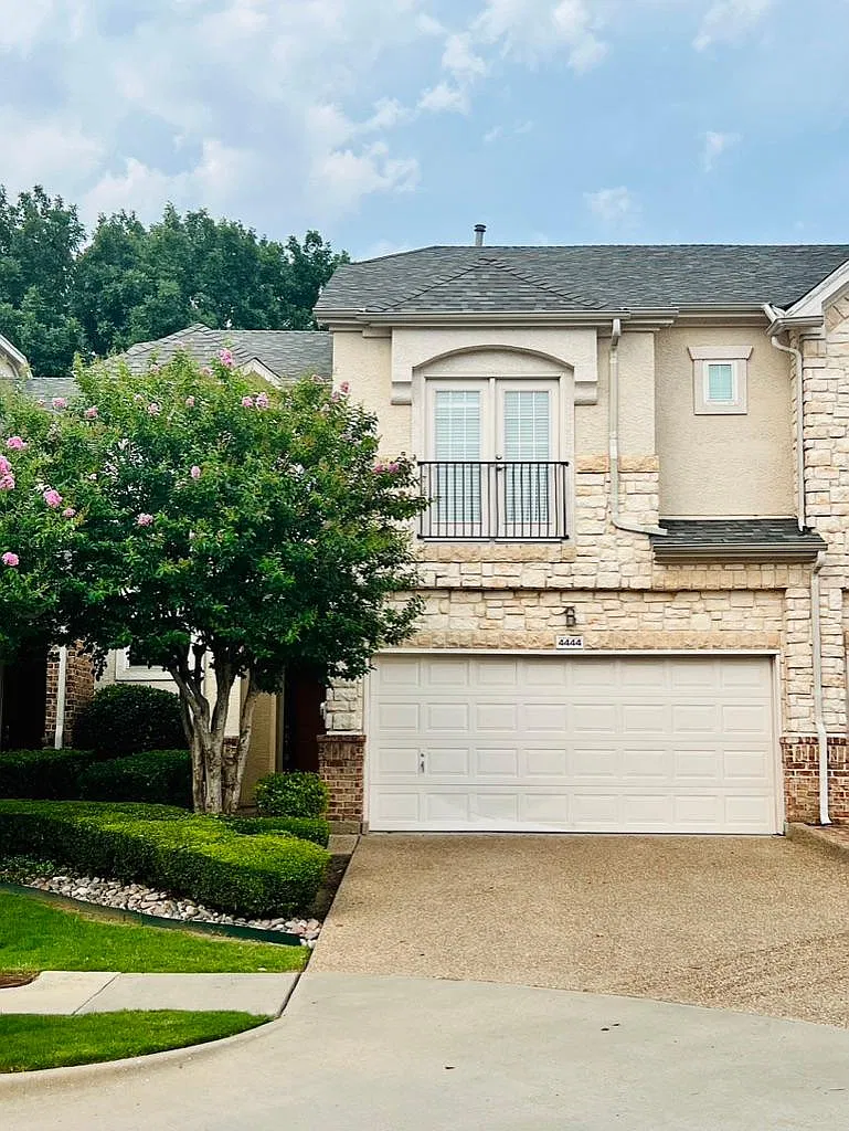 2 bed, 2.5 bath, 1527 sqft, $2,600 — Photo 1
