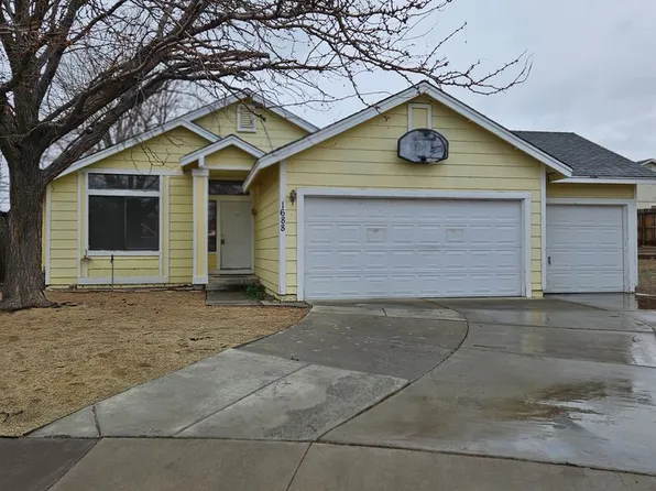 1688 Johns Cir, Fernley, NV 89408