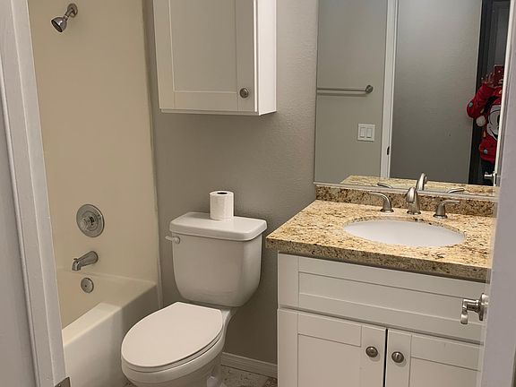 4th image of 2425 Cranston Dr Unit 20