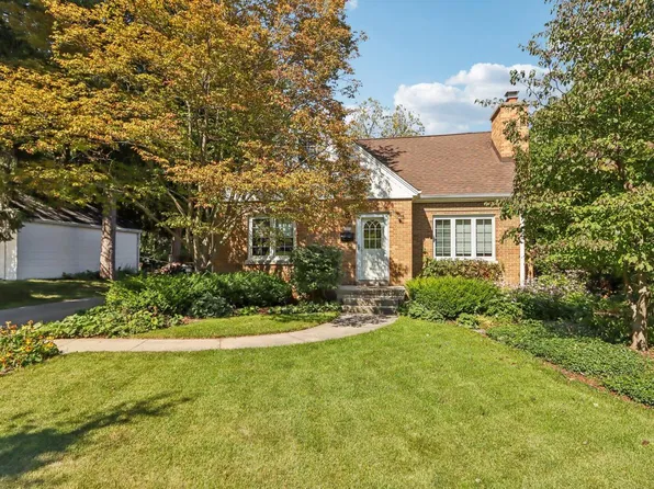 1370 Chestnut STREET, West Bend, WI 53095