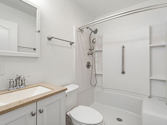 4th image of 2614 Gould St