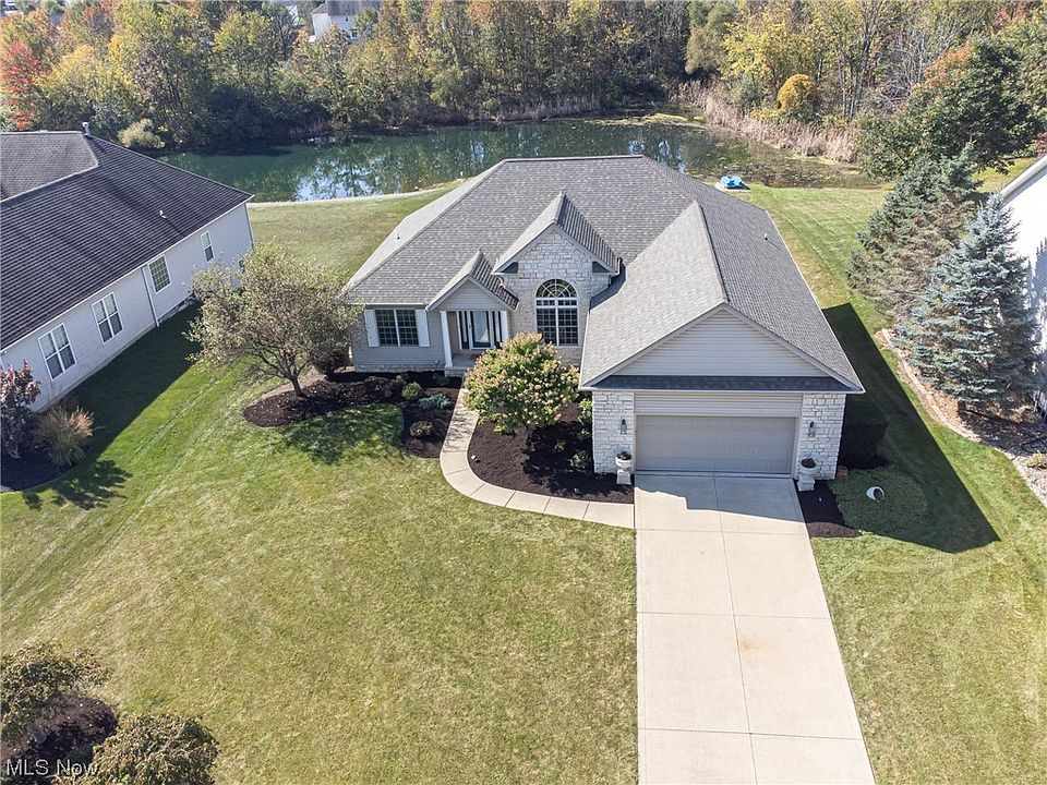 1st image of 5821 Emerald Lakes Dr