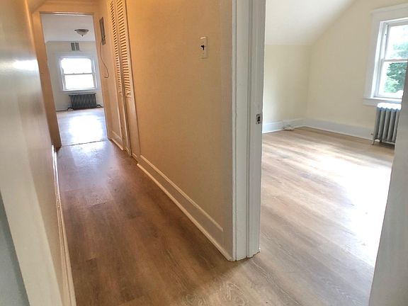 4th image of 16 Park Ave Floor 3