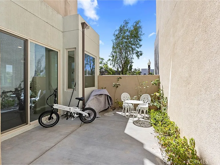 291 Carmine — Photo 7