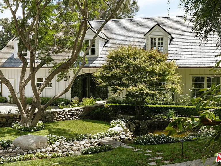 6825 Zumirez Dr — Photo 7