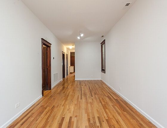 4th image of 1249 N Greenview Ave Floor Basement