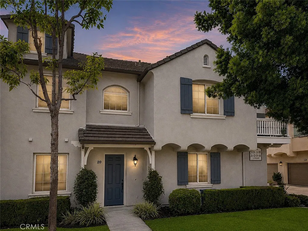 2 bed, 1383 sqft, $3,350 — Photo 1