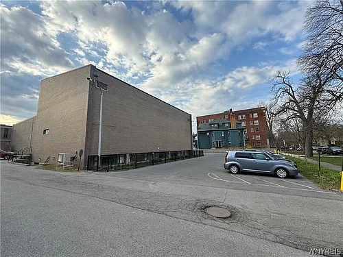 130 Linwood Ave Photo 1