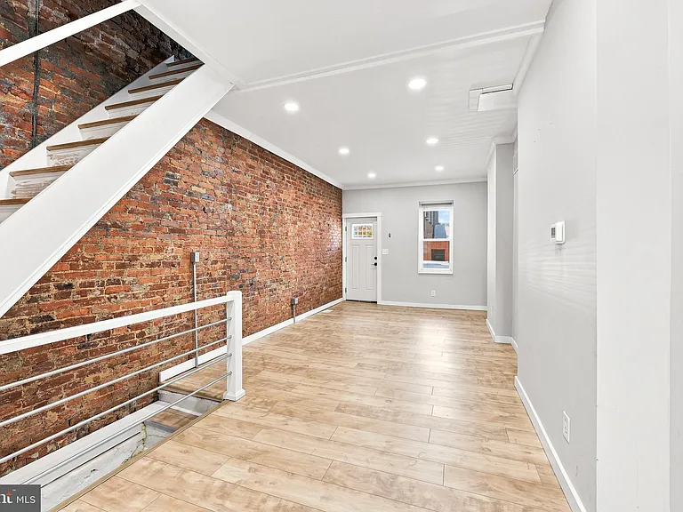 2307 N Mascher St — Photo 4