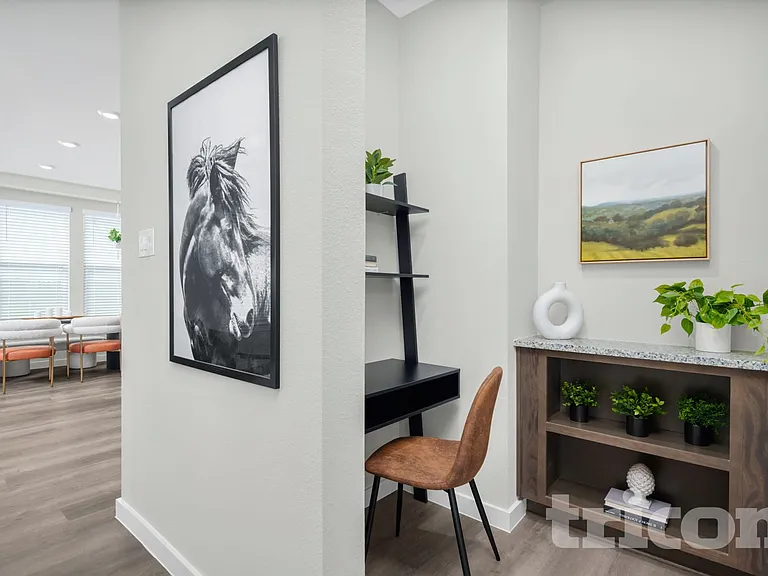 2537 Finch Hollow Dr — Photo 8