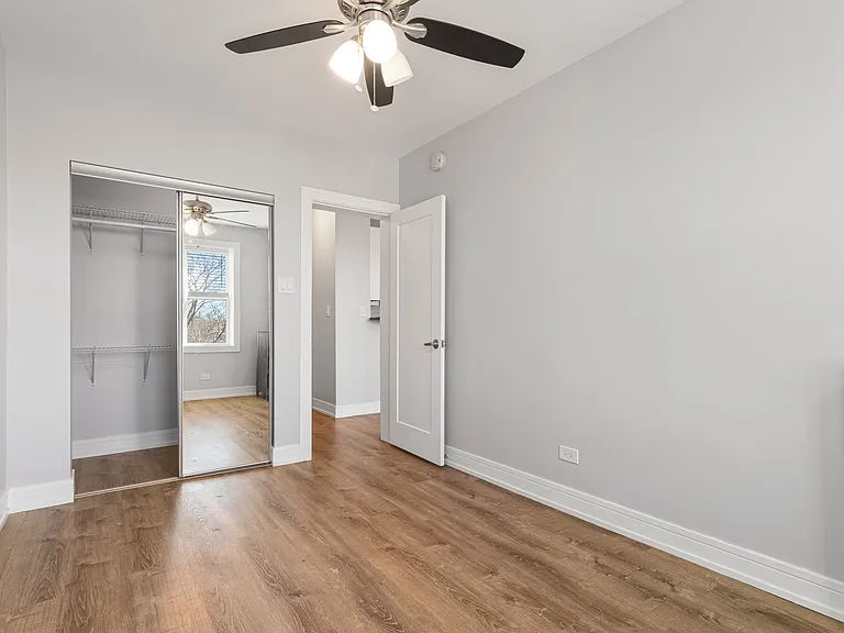 The 1521 Sherwin — Photo 48