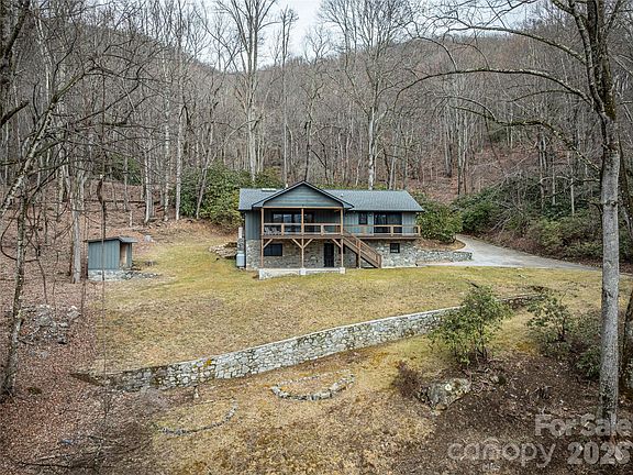 3rd image of 453 Friendly Acres Dr