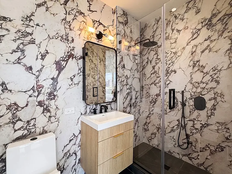 11-14 35th Ave #917 — Photo 11