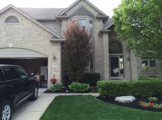 45300 Yorkshire Dr, Macomb, MI 48044