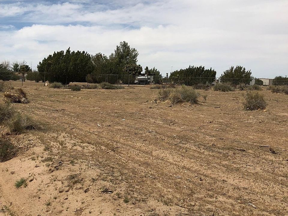 2nd image of 16251 Cactus St