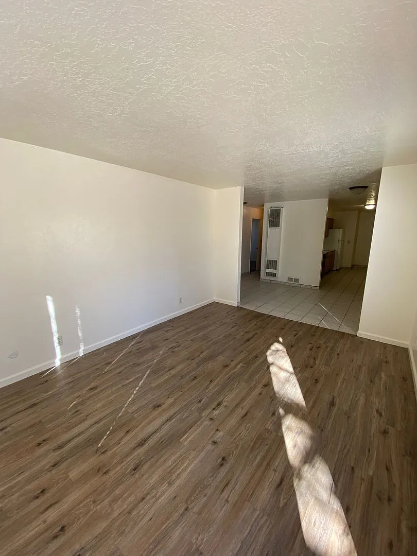 449 Charleston St SE — Photo 2