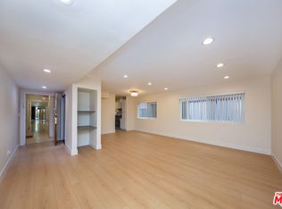 406 N Palm Dr, Beverly Hills, CA 90210