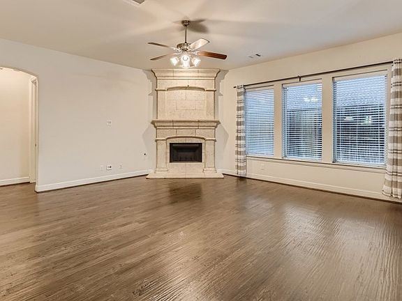 2nd image of 524 El Camino Dr