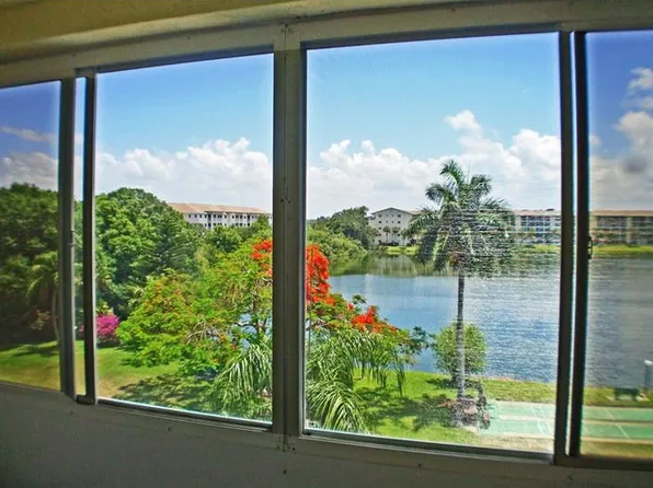 3734 Lake Bayshore Dr #K428, Bradenton, FL 34205