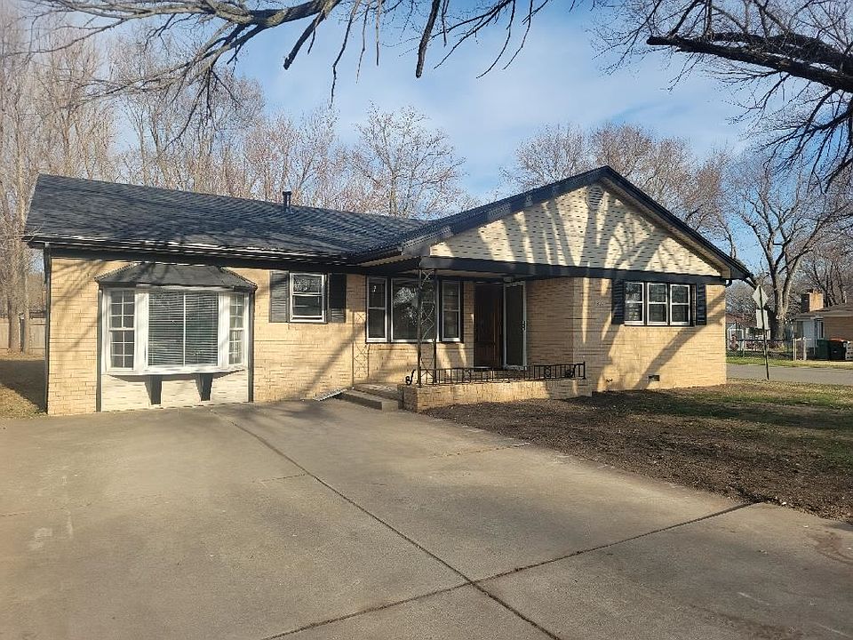 1st image of 802 N Westview Dr