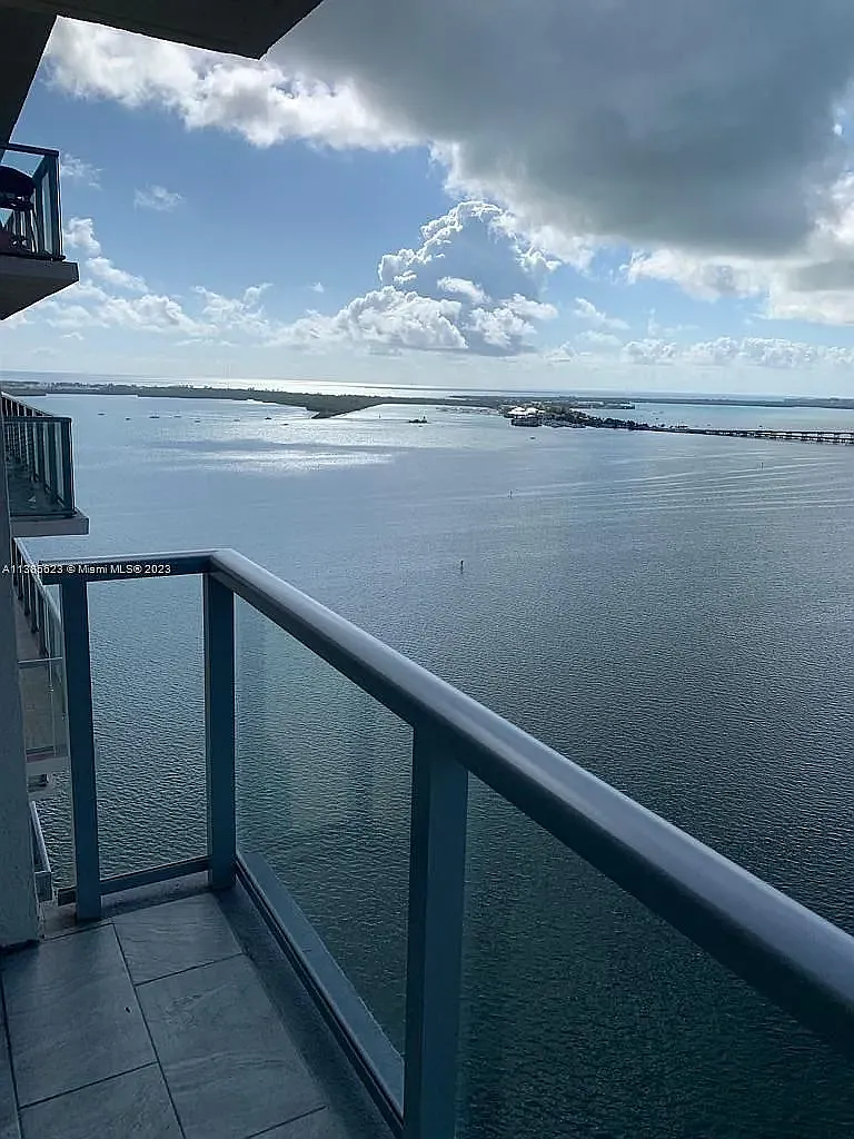 2 bed, 1140 sqft, $4,300 — Photo 3