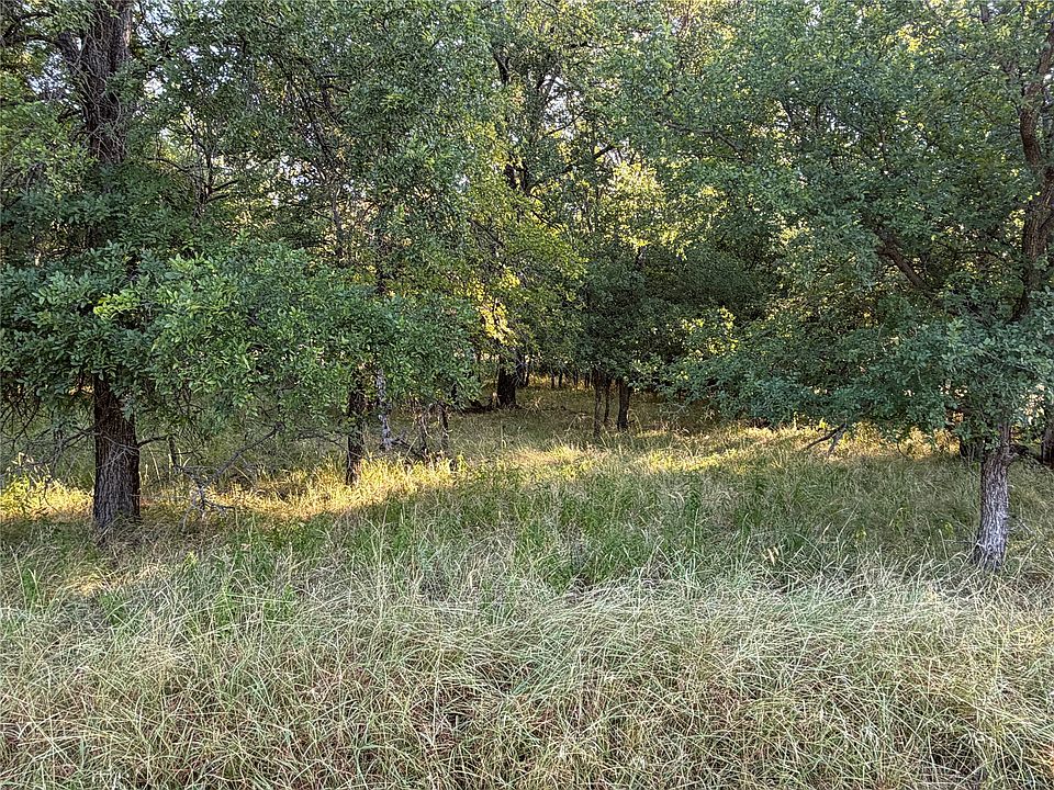2nd image of 576 Willow Dr