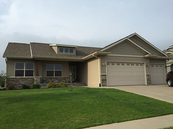 2nd image of 680 Berkshire Ln