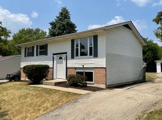 261 Galewood Dr, Bolingbrook, IL 60440
