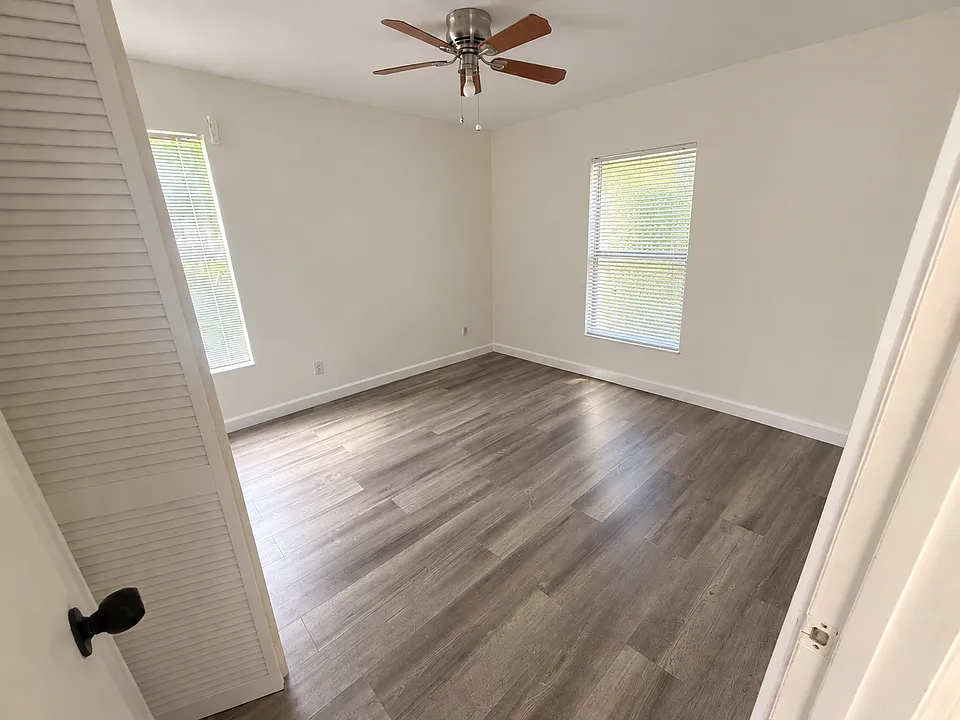 5925 Longbowlane 1