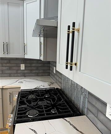 5th image of 2907 Orleans Ave