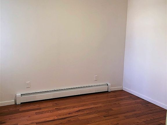 2nd image of 35 Summit Ave
