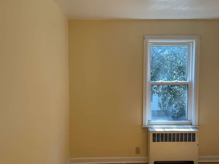 38 1/2 Grant St — Photo 10