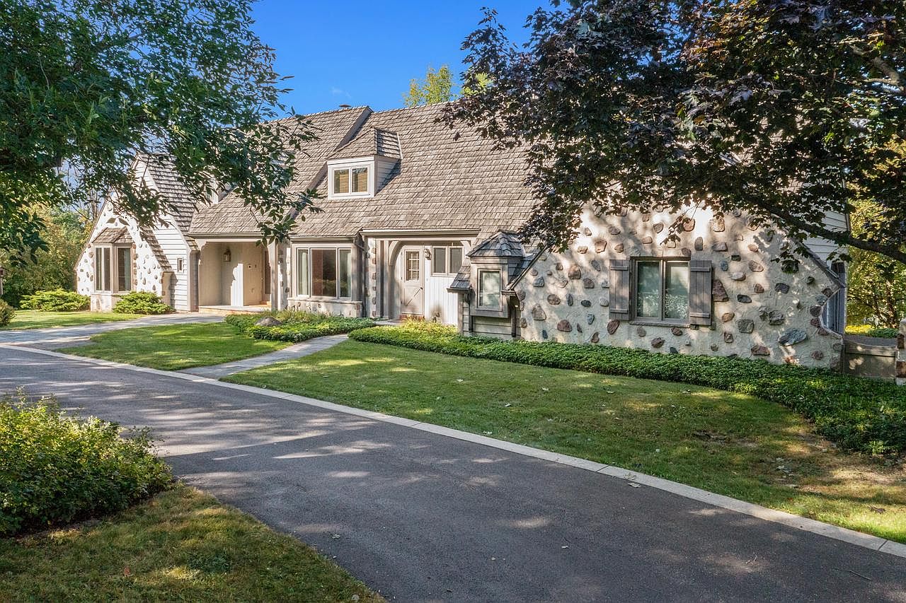 9555 North Range Line ROAD, River Hills, WI 53217 Zillow